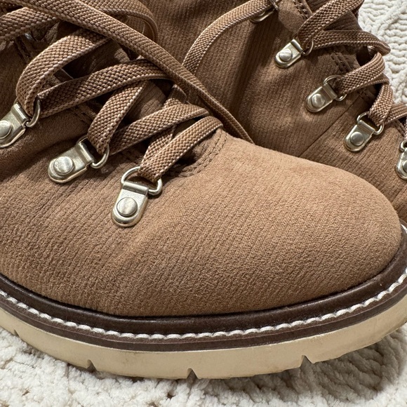 Dr. Scholl's Tan ankle boots with Be Energized Technology - Picture 2 of 10